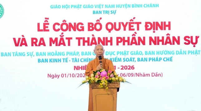 Thượng tọa Thích Huệ Minh ban đạo từ