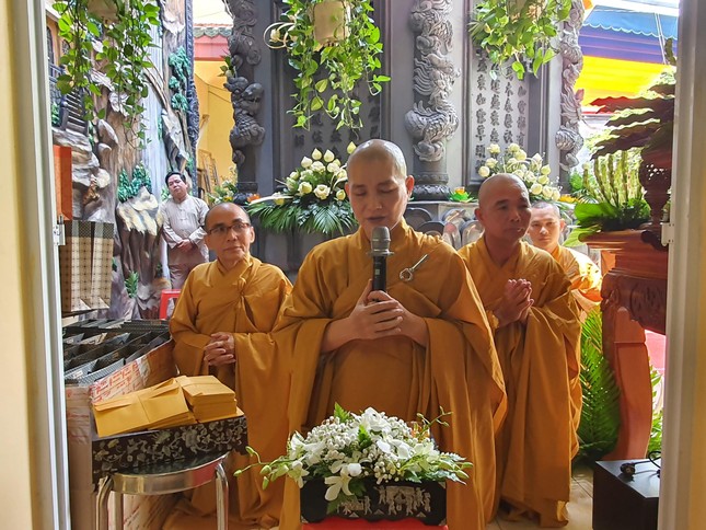 Đại diện môn đồ pháp quyến dâng lời tác bạch Đại diện môn đồ pháp quyến dâng lời tác bạch