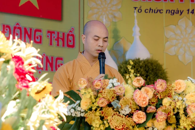 Đại đức Thích Nguyên Phong đọc quyết định bổ nhiệm