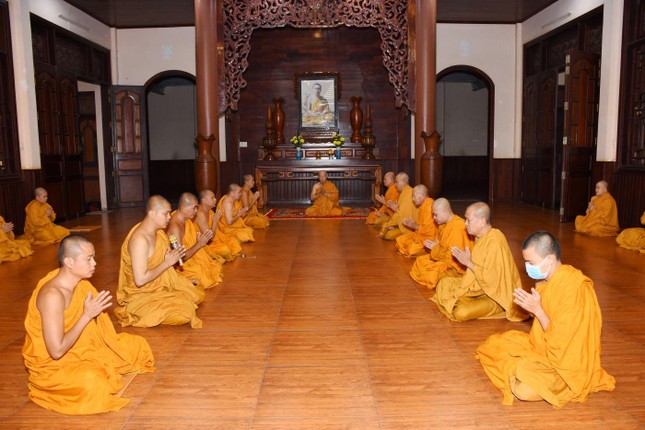 Chư Tăng Ni cầu pháp Hòa thượng Giác Giới