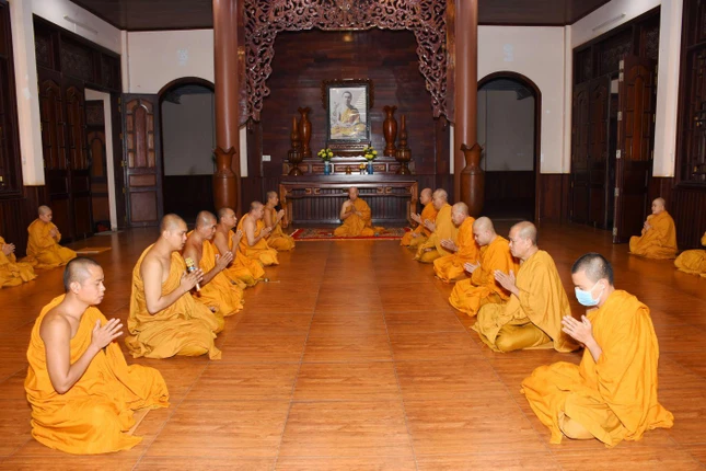 Chư Tăng Ni cầu pháp Hòa thượng Giác Giới