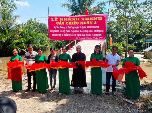Lễ khánh thành cầu Chiếu Ngân 2 tại ấp Tiên Phong, xã Vĩnh Tuy, huyện Gò Quao, Kiên Giang Lễ khánh thành cầu Chiếu Ngân 2 tại ấp Tiên Phong, xã Vĩnh Tuy, huyện Gò Quao, Kiên Giang