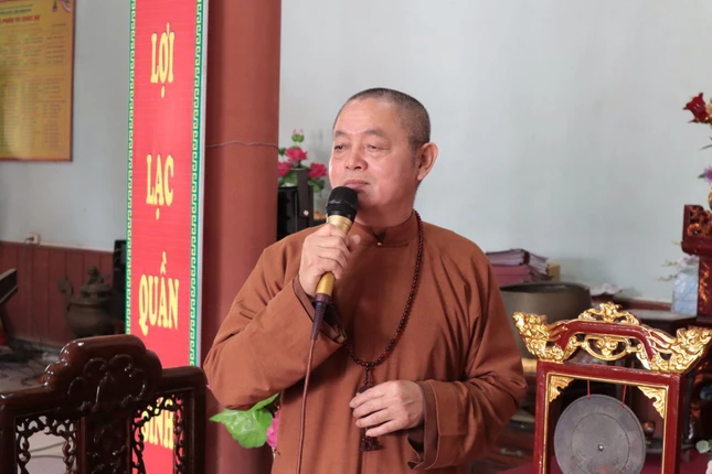 Thượng tọa Thích Thanh Hòa ban đạo từ