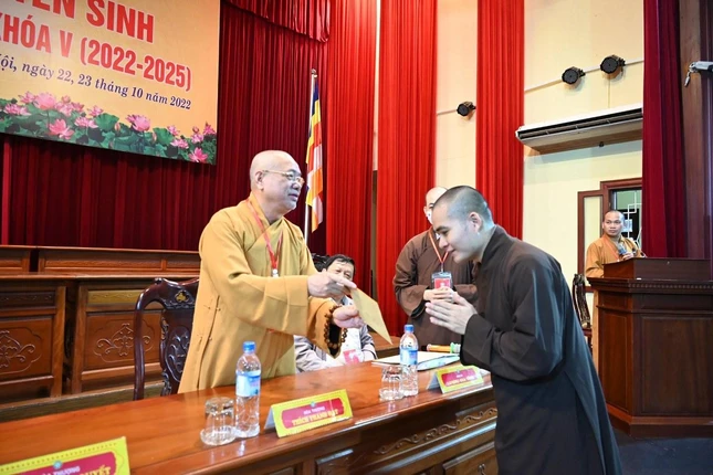 Công bố đề thi