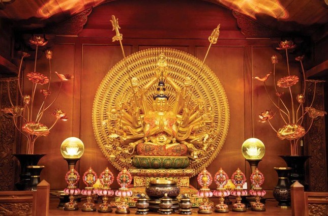 Đức Quán Thế Âm Bồ-tát mà ta từ bi, tỉnh thức, sống có an lạc, hạnh phúc