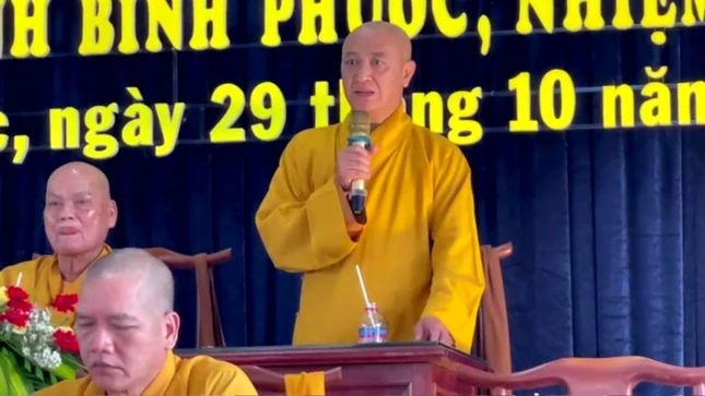 Hòa thượng Thích Huệ Thông ban đạo từ Hòa thượng Thích Huệ Thông ban đạo từ