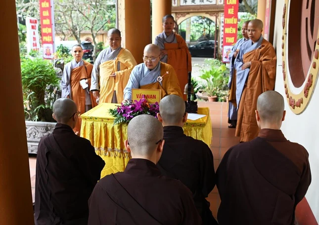 Giới tử Ni tác pháp vấn nạn