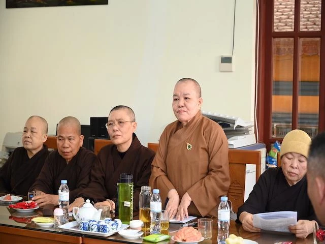 Chư Ni phát biểu ý kiến Chư Ni phát biểu ý kiến