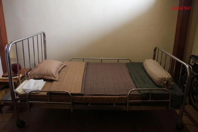 Chiếc đơn lúc sinh tiền Trưởng lão Hòa thượng chỉ tịnh