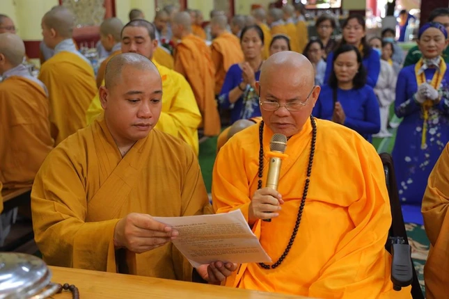 Hòa thượng Thích Tấn Đạt cung tuyên tiểu sử cố Hòa thượng Thích Từ Hạnh Hòa thượng Thích Tấn Đạt cung tuyên tiểu sử cố Hòa thượng Thích Từ Hạnh