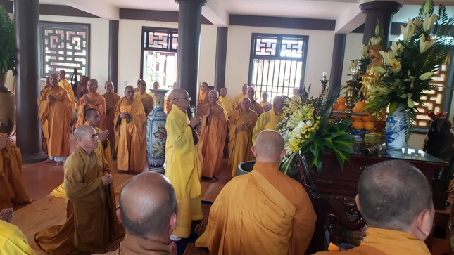 Chư tôn đức đồng tưởng niệm