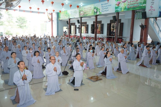 Đảnh lễ Tam bảo