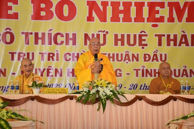 Hòa thượng Thích Thiện Tấn ban đạo từ