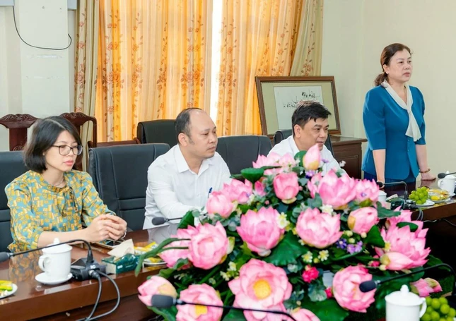 Bà Lê Thị Huyền phát biểu cảm ơn