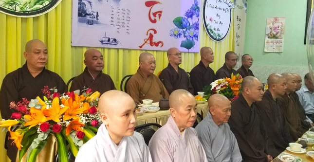 Chư tôn đức Tăng Ni chứng minh buổi lễ