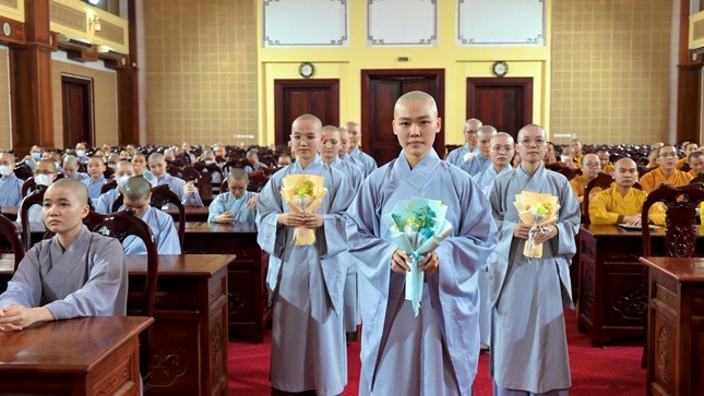 Dâng hoa cúng dường Dâng hoa cúng dường