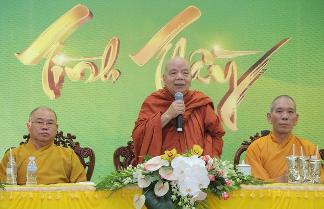 Hòa thượng Thích Thiện Tâm ban huấn từ Hòa thượng Thích Thiện Tâm ban huấn từ