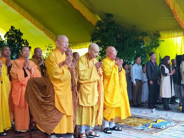 Nhất tâm cầu nguyện