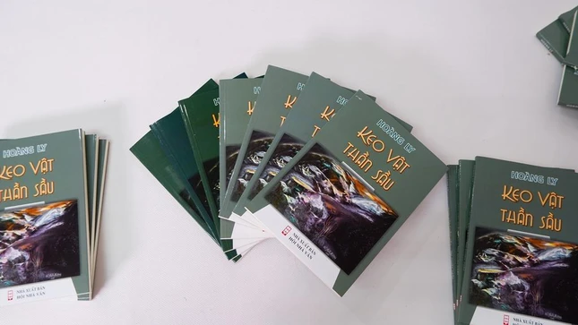 Ra mắt tập truyện ngắn “Keo vật thần sầu”, di cảo của cố nhà văn Hoàng Ly