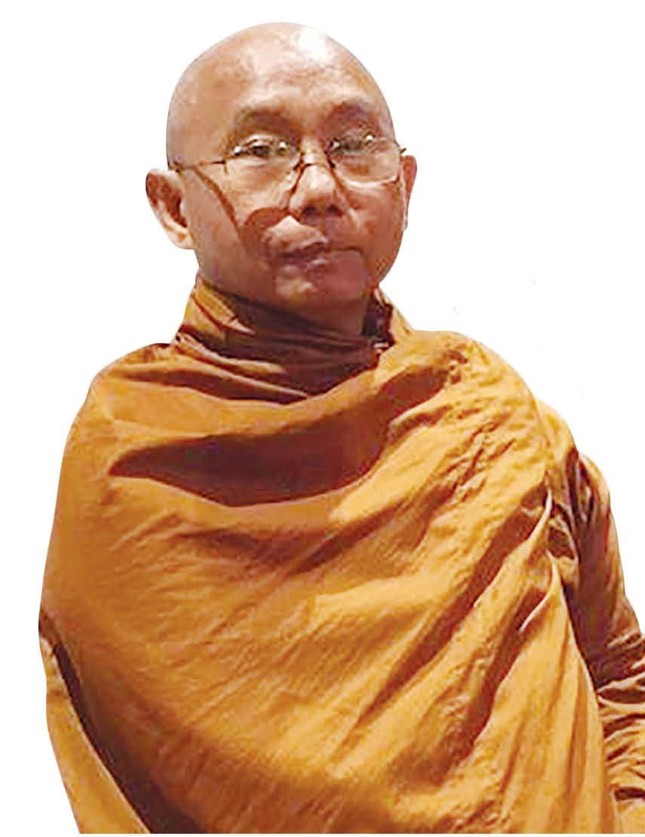 Sayadaw Nanujjotabhivamsa