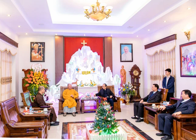 Quang cảnh buổi gặp mặt thân mật