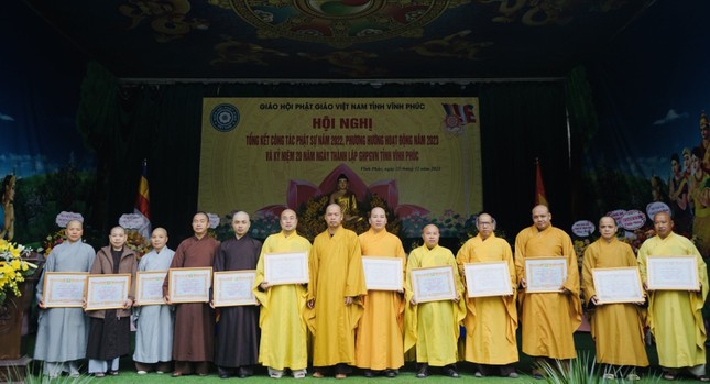 Trao Bằng tuyên dương công đức