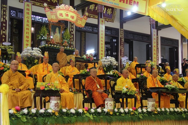 Chư tôn giáo phẩm chứng minh