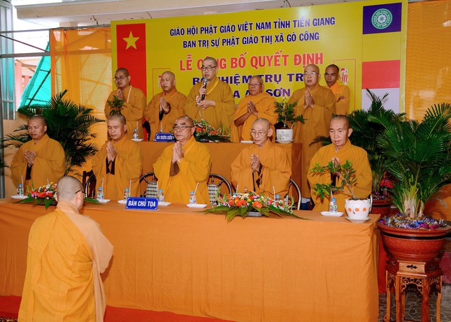 Chư tôn đức niệm Phật cầu gia hộ