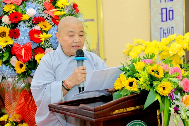 Ni trưởng Thích nữ Pháp Như phát biểu khai mạc
