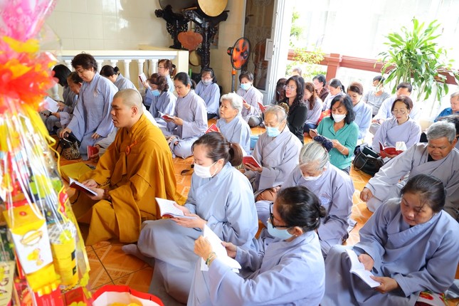 Khóa lễ tụng kinh