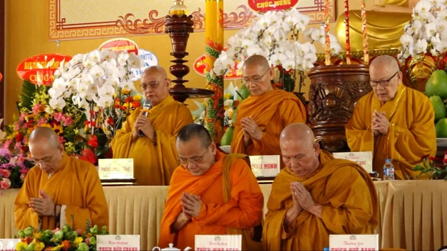 Niệm Phật cầu gia hộ