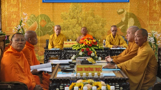 Chư tôn đức chứng minh hội nghị