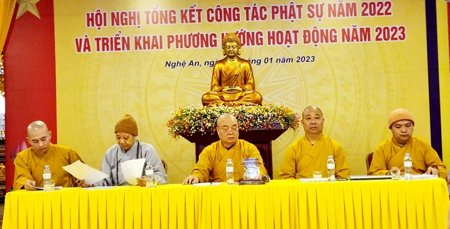 Chư tôn đức chứng minh hội nghị