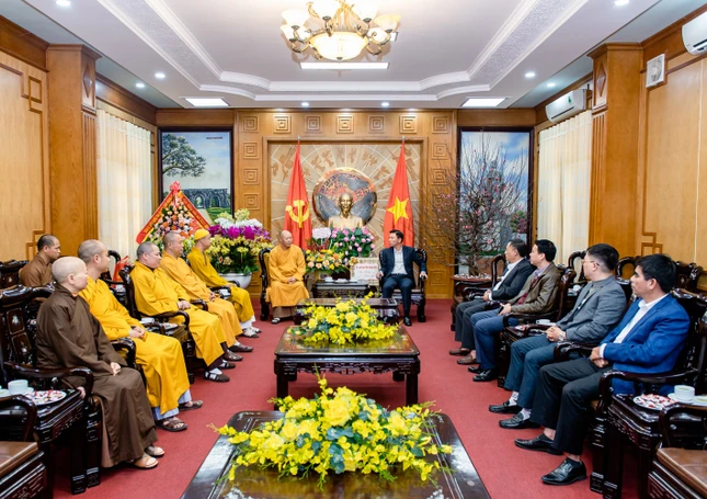 Quang cảnh buổi gặp mặt chúc Tết Quang cảnh buổi gặp mặt chúc Tết