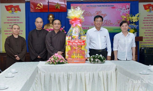 Thăm, chúc Tết lãnh đạo Ban Tôn giáo TP.HCM