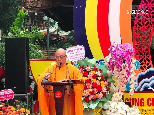 Thượng tọa Thích Minh Hiền phát biểu