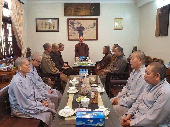 Thượng tọa Thích Đạt Đức phát biểu