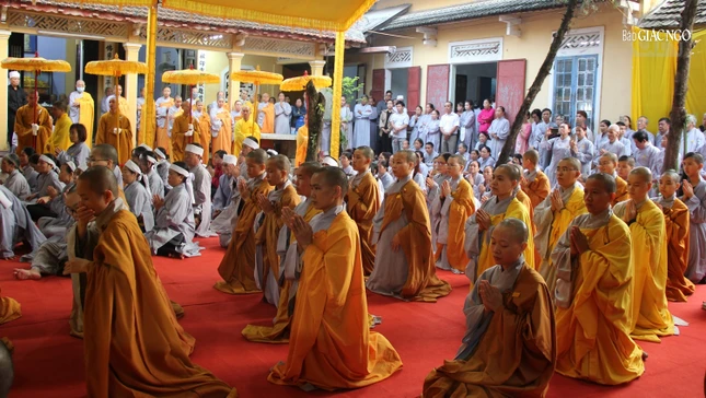Thành kính tưởng niệm