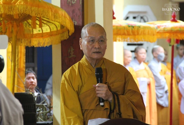 Hòa thượng Thích Hải Ấn cung tuyên tiểu sử Trưởng lão Hòa thượng tân viên tịch