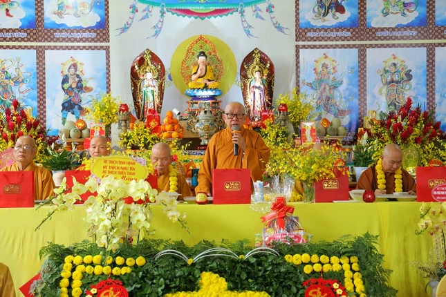 Trưởng lão Hòa thượng Thích Như Tín ban đạo từ