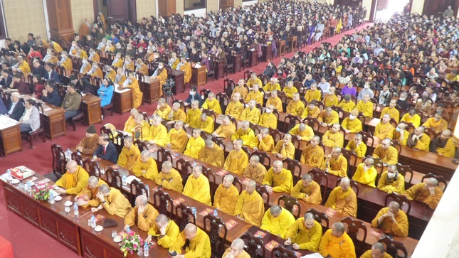 Tăng Ni sinh, đại biểu, Phật tử tham dự hội nghị gặp mặt Tăng Ni sinh, đại biểu, Phật tử tham dự hội nghị gặp mặt