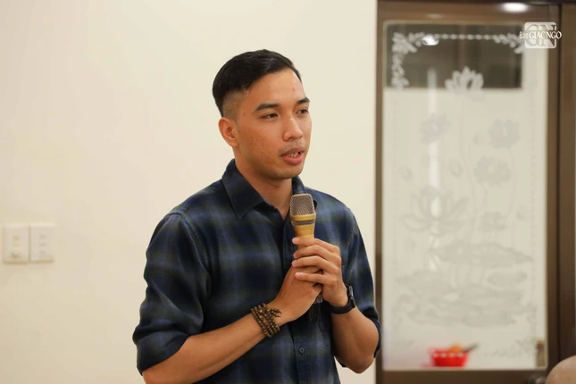 Anh Nguyễn Phú Cường, nguyên Phó Chủ nhiệm Câu lạc bộ cũng có mặt tham dự chia sẻ về kinh nghiệm của bản thân với vai trò hiện là Biên tập viên Báo Giác Ngộ