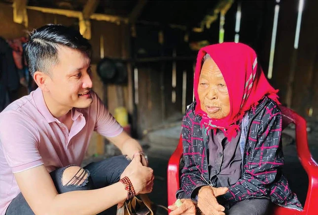 Hoàng và anh chị em Hữu Duyên đã đến với nhiều người khó khăn hơn - Ảnh: NVCC Hoàng và anh chị em Hữu Duyên đã đến với nhiều người khó khăn hơn - Ảnh: NVCC