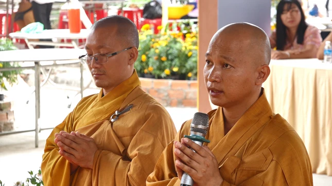 Đại đức Thích Như Quang dâng lời phát nguyện