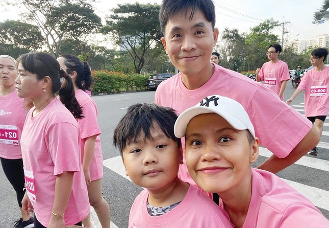 Lim Tường Vy tham gia hoạt động chạy bộ vì cộng đồng Lim Tường Vy tham gia hoạt động chạy bộ vì cộng đồng