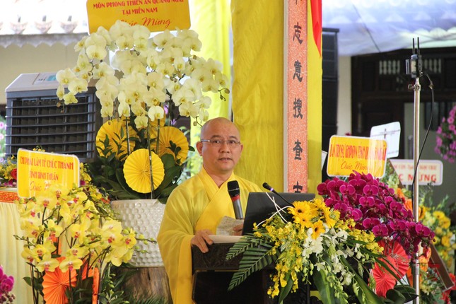 Thượng toạ Thích Như Tịnh trình bày chuyên đề về thư tịch Hán Nôm liên quan đến tổ sư Minh Hải-Pháp Bảo