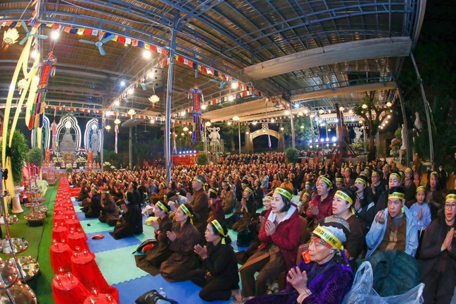 Đông đảo Phật tử về chùa Tân Hải dự lễ Đông đảo Phật tử về chùa Tân Hải dự lễ