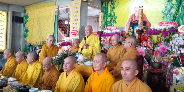 Hòa thượng Thích Thiện Lương ban đạo từ