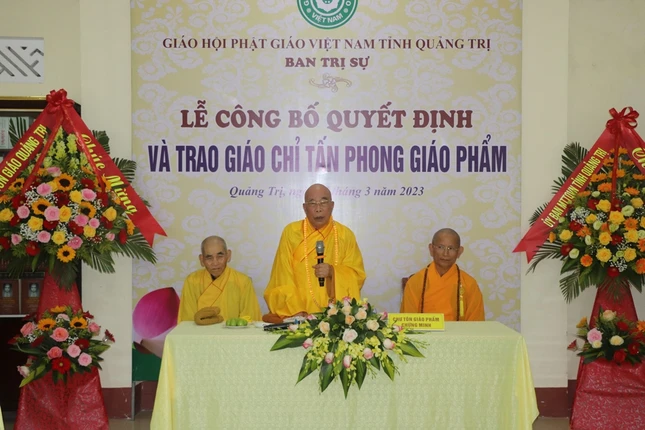 Hòa thượng Thích Thiện Tấn ban đạo từ Hòa thượng Thích Thiện Tấn ban đạo từ