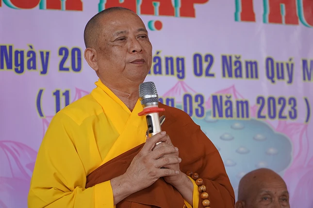 Hòa thượng Thích Phước Minh ban đạo từ